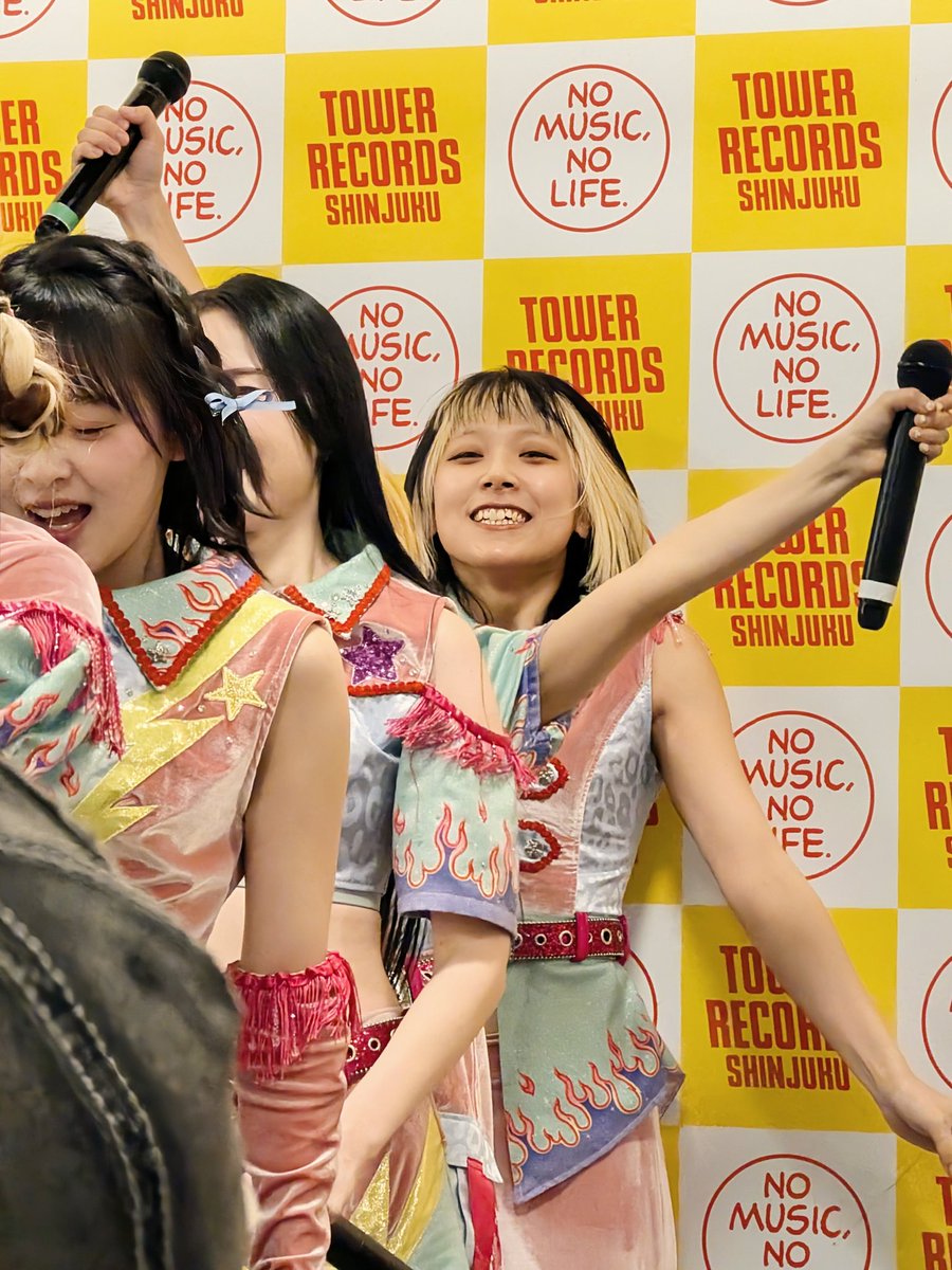 ムンおじ tweet media