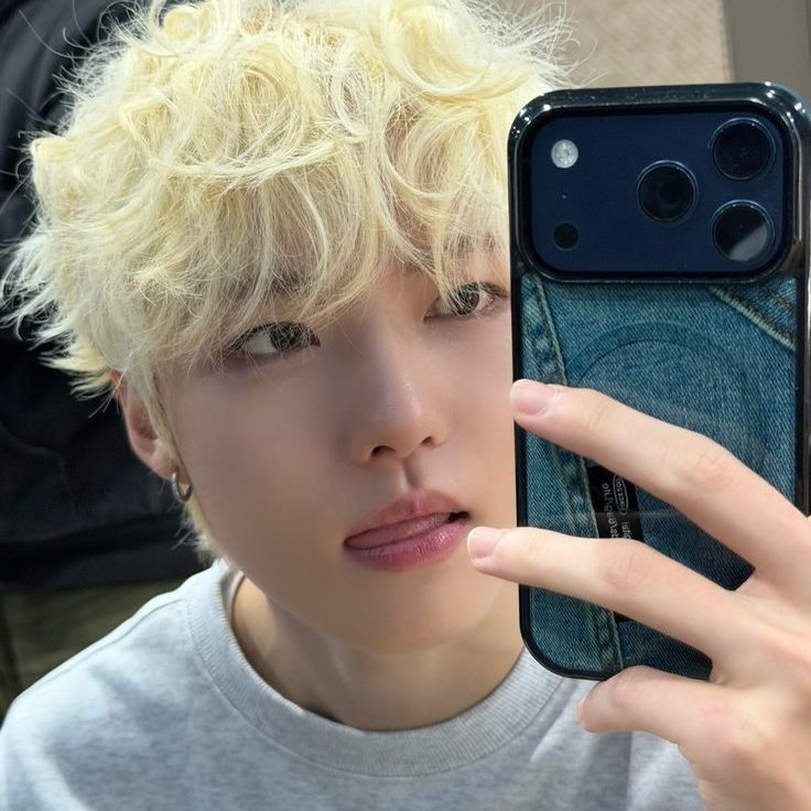 cherryjihoo's tweet photo. idols born in the same year as me (2005) <3 https://t.co/yAaoHSPomS