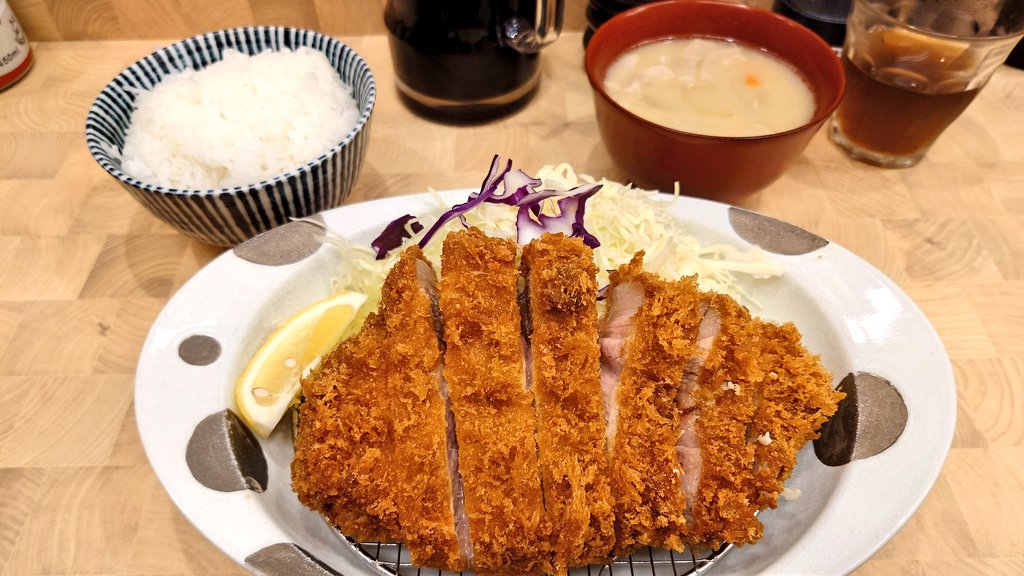 コルネ tweet media