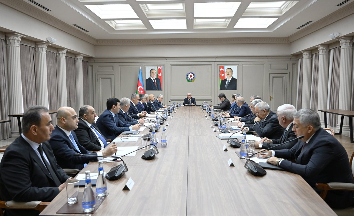nkgovaz's tweet photo. Nazirlər kabinetində müşavirə keçirilmişdir

https://t.co/WwO9hNb8nI https://t.co/EKmInCX3dE