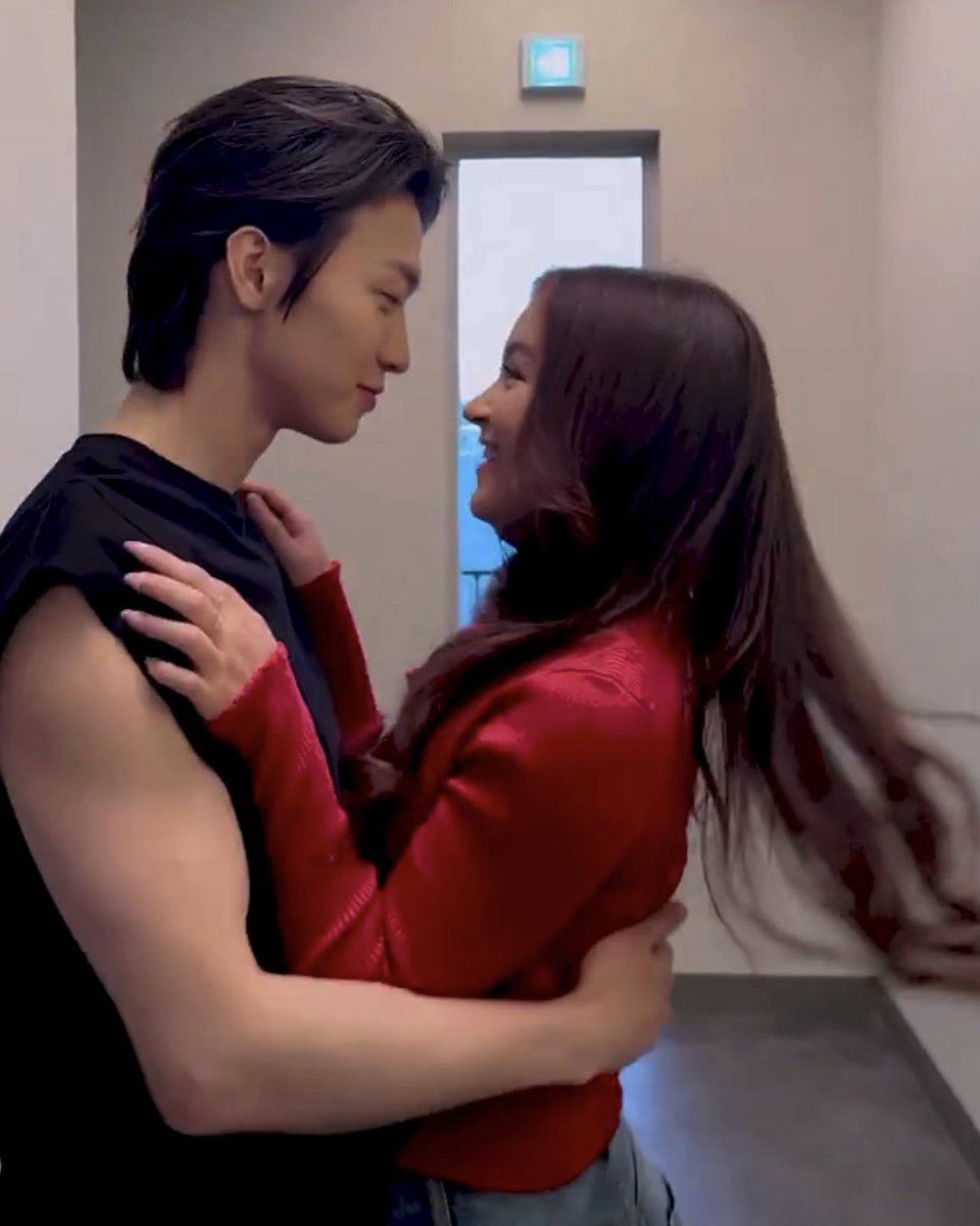 heon0521's tweet photo. 내사모남을너무좋아하는사람으로서
이릴스에쓰러집니다 https://t.co/HjkwZ0fFaa