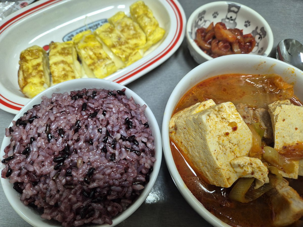 카드값줘체리 tweet media