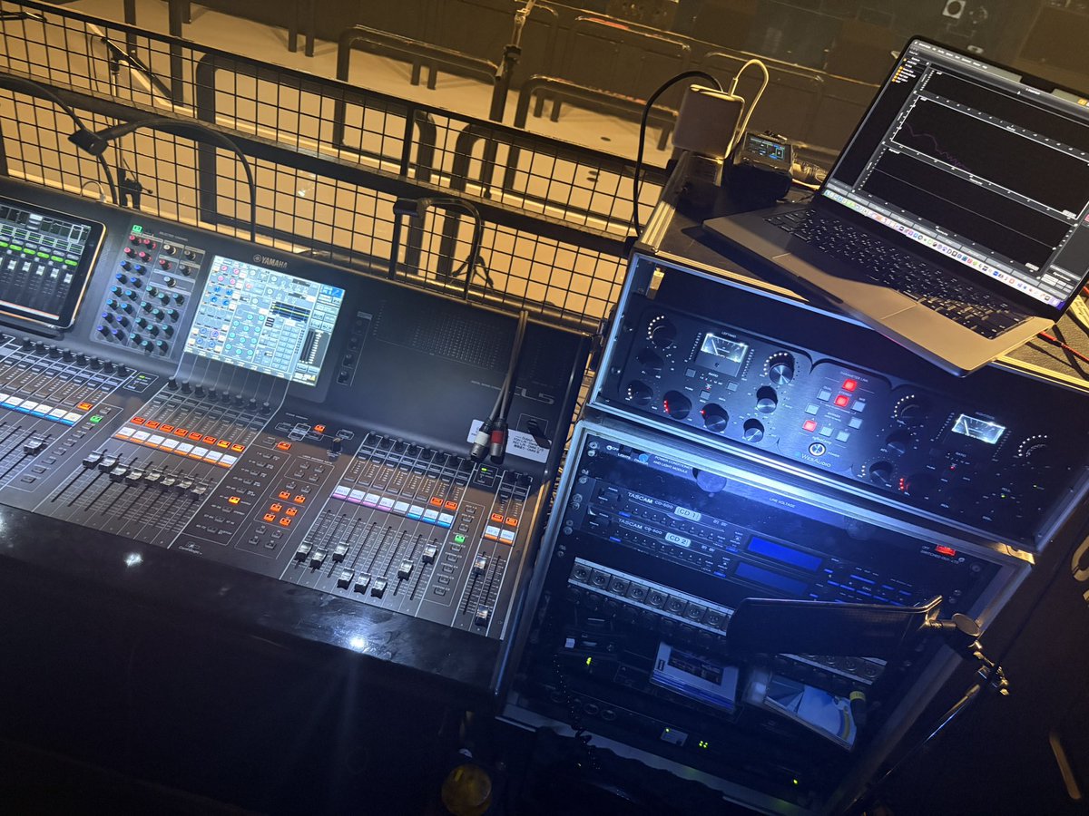 ジエメイワンマン公演完遂。
バンドセット以外はPAやったりやらなかったりだけど今日ばかりは立候補させていただきました。
素晴らしいパフォーマンスでしたね。