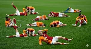 فَاتِح tweet media