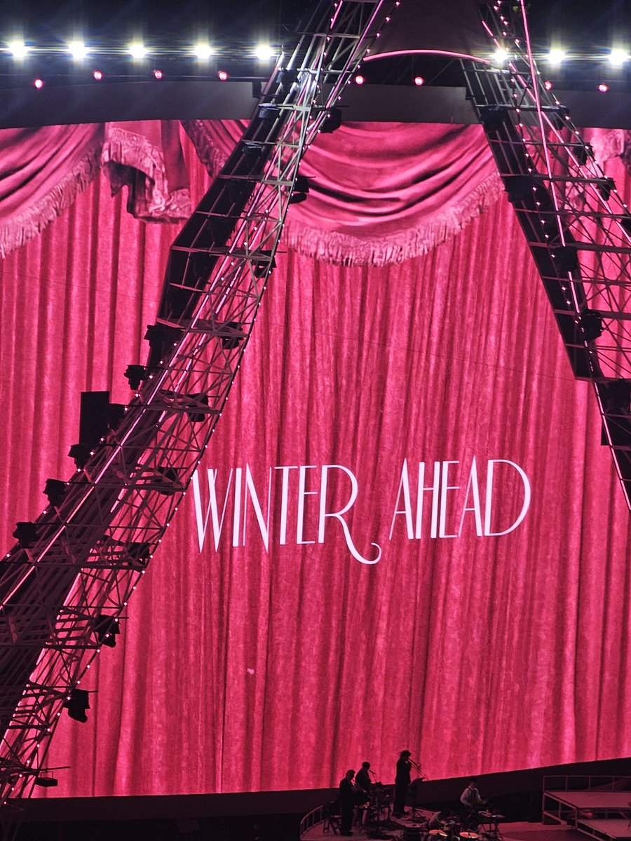 윤깃발 tweet media