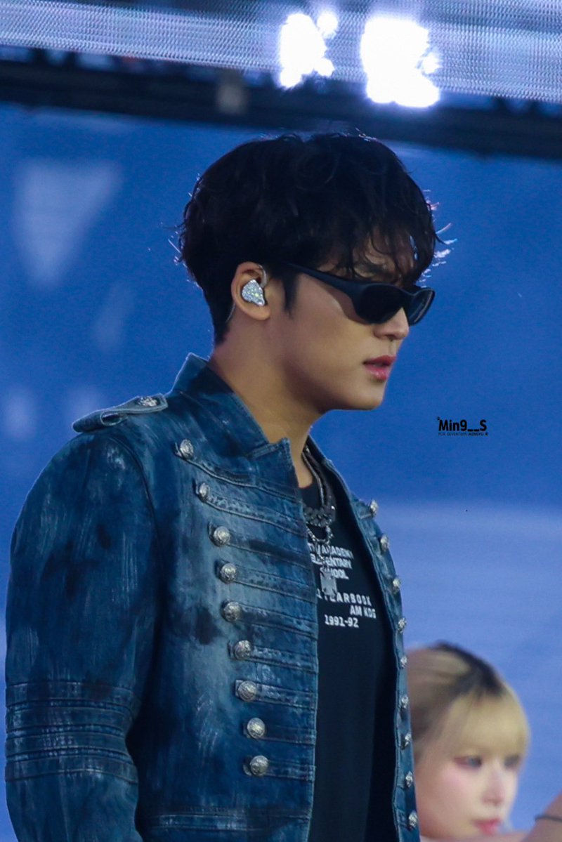 김먕규 tweet media