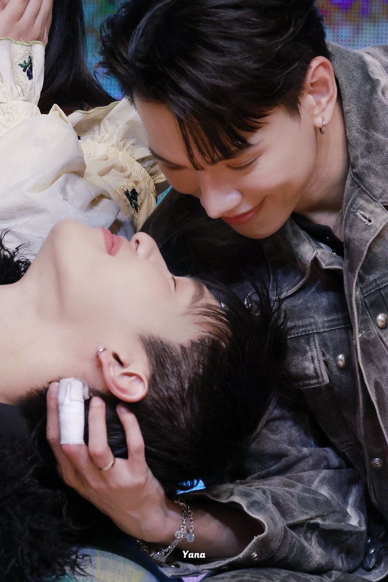 Fluffynaughthybeast ★ °·✯ ♡ tweet media