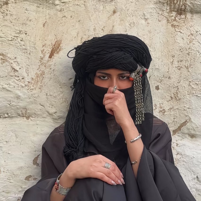 ᕱ𐩧𐩺ᕱ tweet media