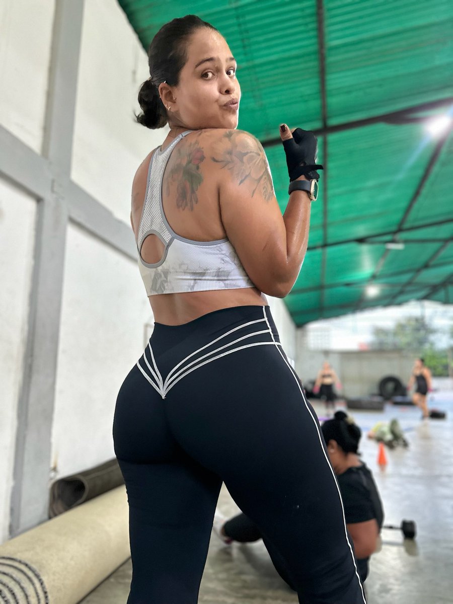 saltypenelopeOF's tweet photo. Trainingthis ππ₯ #bigass #bootygirl #tallgirl #onlyfanspromo https://t.co/I1BxjuOQcu