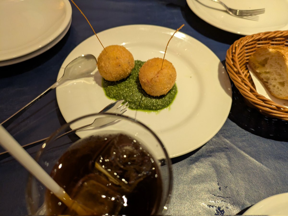 フーピート tweet media