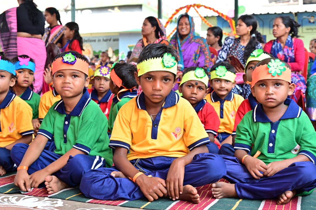 #ଓଡ଼ିଆପକ୍ଷ ପାଳନ ଅବସରରେ ସଦର ବ୍ଲକ ଶିରିଶପାଳ ବିଦ୍ୟାଳୟରେ ଆୟୋଜିତ ଉତ୍ସବରେ ବିଦ୍ୟା ଆରମ୍ଭ କରିଥିବା ଶିଶୁମାନଙ୍କୁ ଖଡି ଛୁଆଁଇଛନ୍ତି ଜିଲ୍ଲାପାଳ। ଜିଲ୍ଲା ଯୋଜନା କମିଟି ଅଧ୍ୟକ୍ଷ ତଥା ମାନ୍ୟବର ବିଧାୟକ ତେଲକୋଇଙ୍କ ସମେତ ବରିଷ୍ଠ ଅଧିକାରୀ ଓ ଅଭିଭାବକମାନେ ଉପସ୍ଥିତ ଥିଲେ। <a href="/CMO_Odisha/">CMO Odisha</a> <a href="/Culturedeptt/">ଓଡ଼ିଆ ଭାଷା, ସାହିତ୍ୟ ଓ ସଂସ୍କୃତି ବିଭାଗ</a> <a href="/SMEOdisha/">EducationOdisha</a> <a href="/IPR_Odisha/">I & PR Department, Odisha</a>