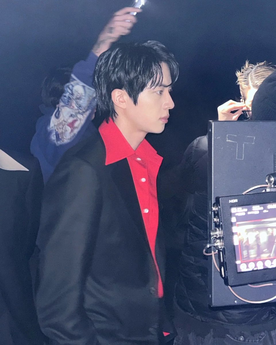 All for Jin tweet media