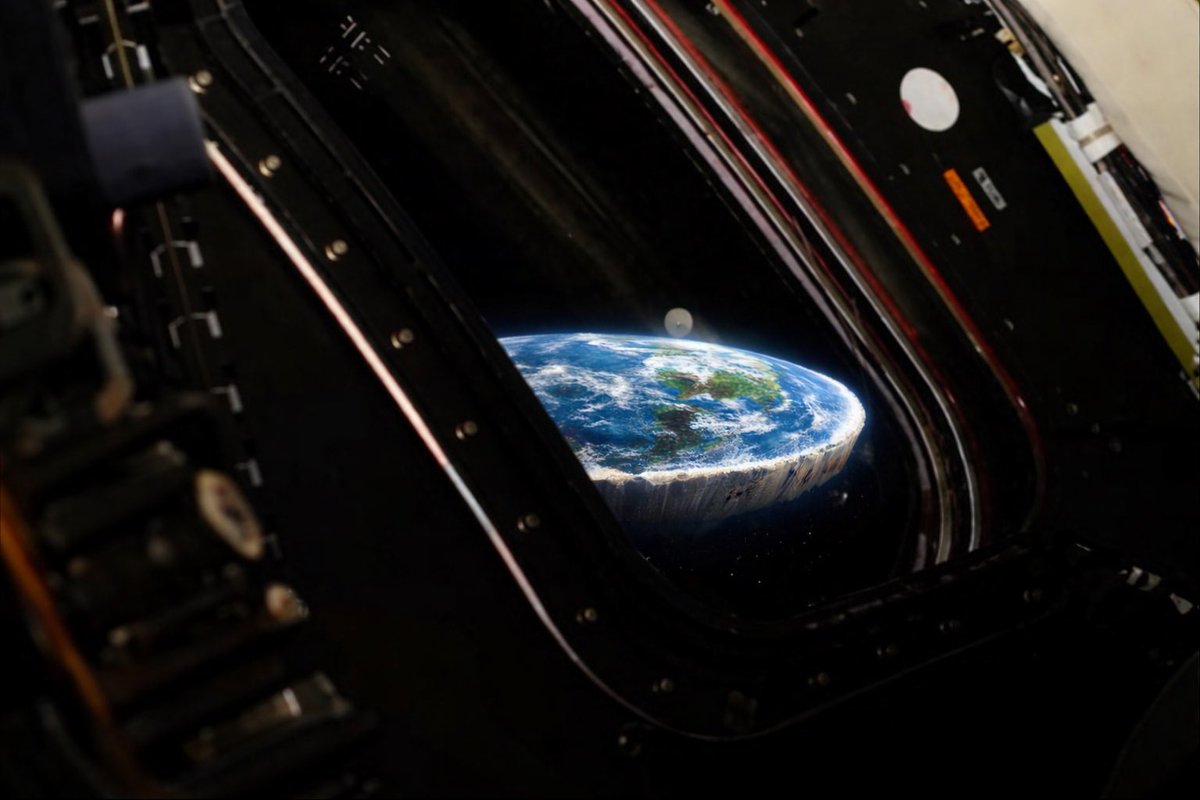 thunderdan222's tweet photo. The actual photo from Artemis that nasa don’t want you to see. https://t.co/nKTqY2gvz5