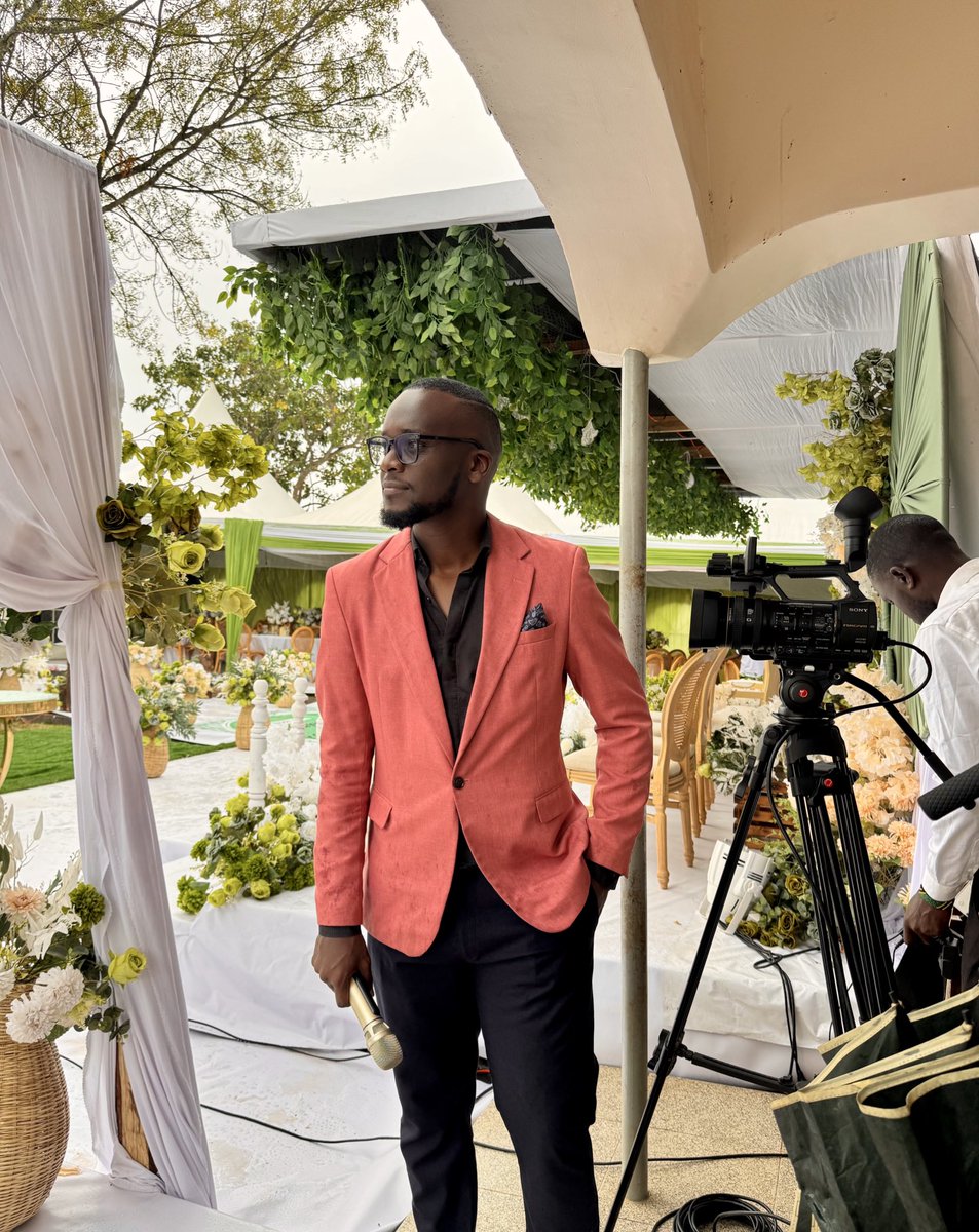 The Romantic Mukiga tweet media