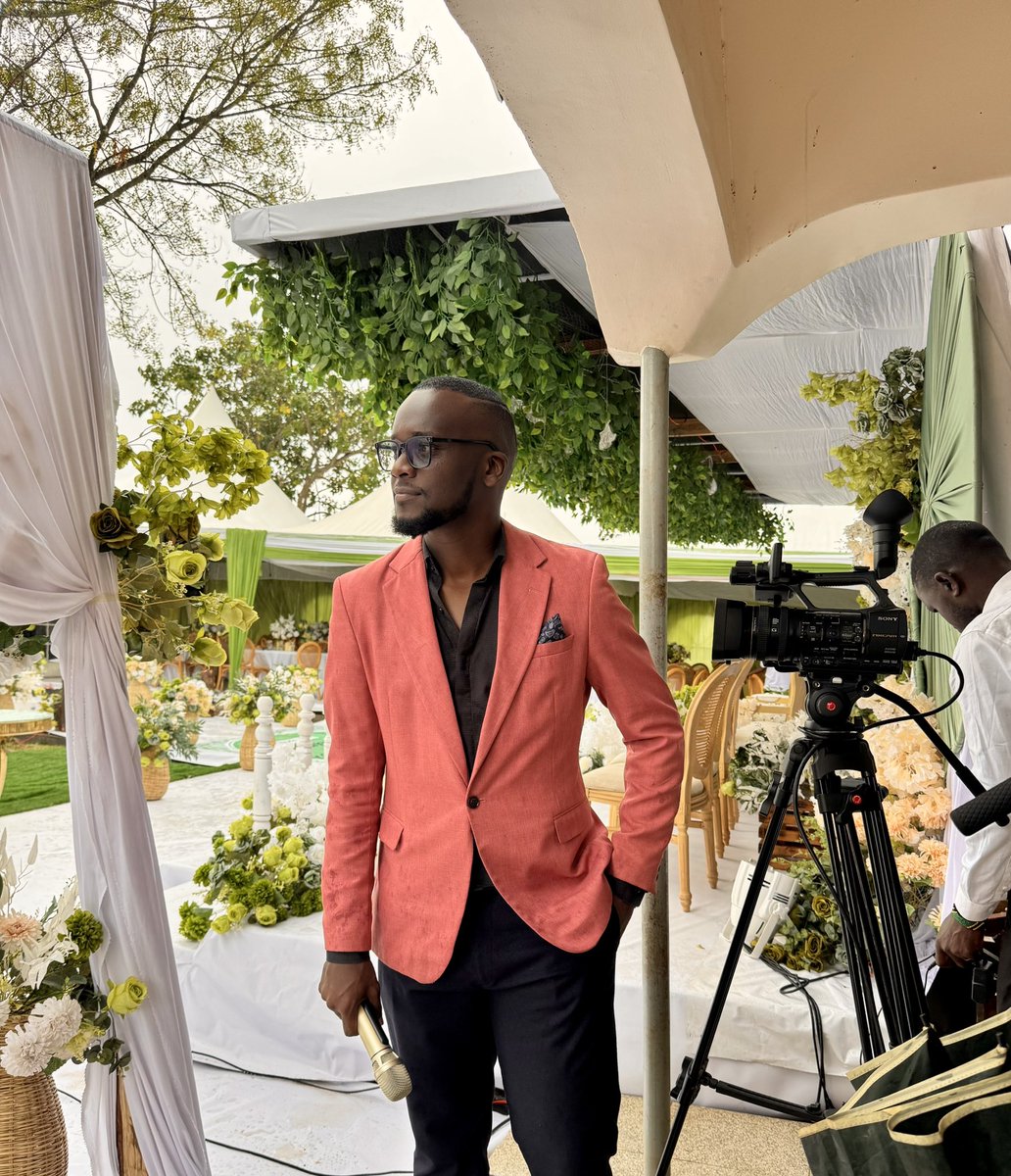 The Romantic Mukiga tweet media