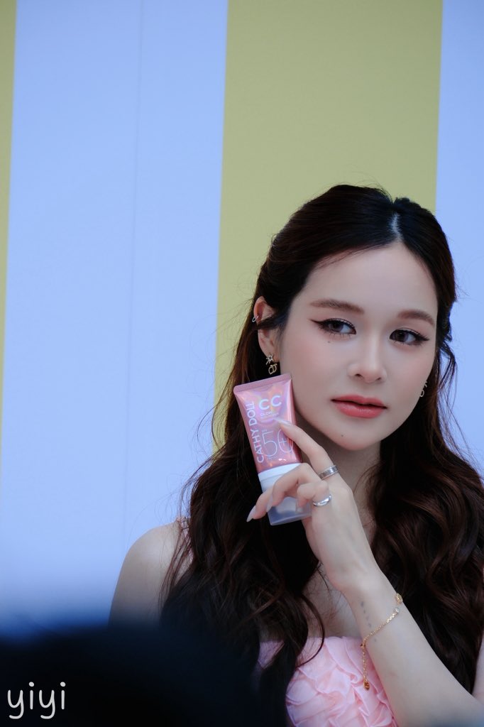 tk's yiyi mami tweet media