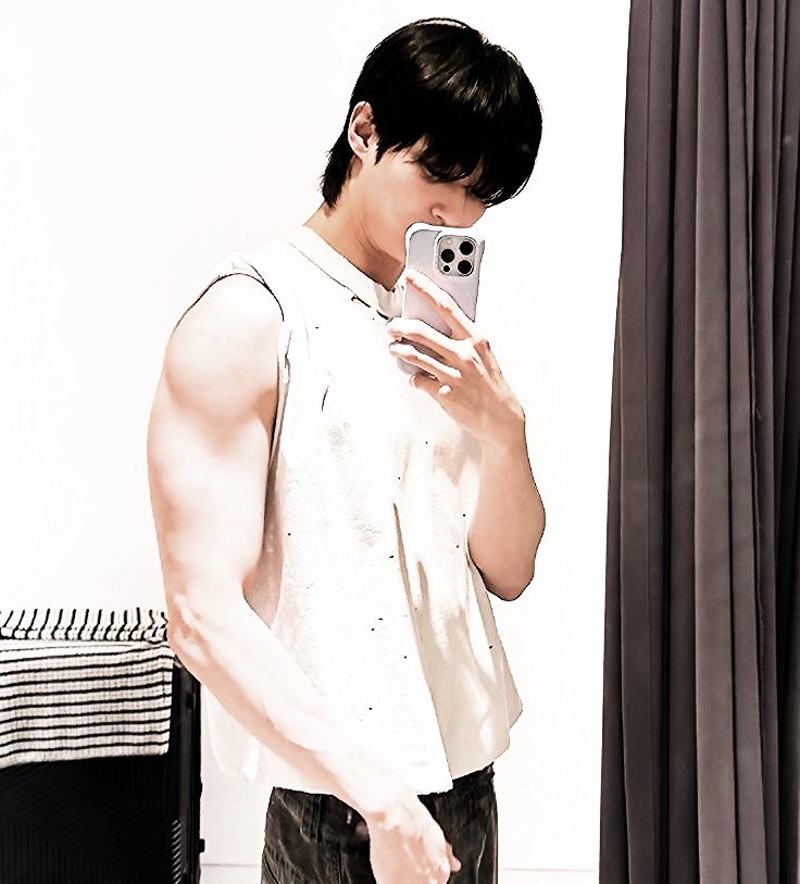 ᅠᅠᅠᅠ . ` 𝐀̹̹̤̍̇̓̒̇̕amon Va𝗹͟𝗹͟𝗲͟𝗻tino ♱ tweet media