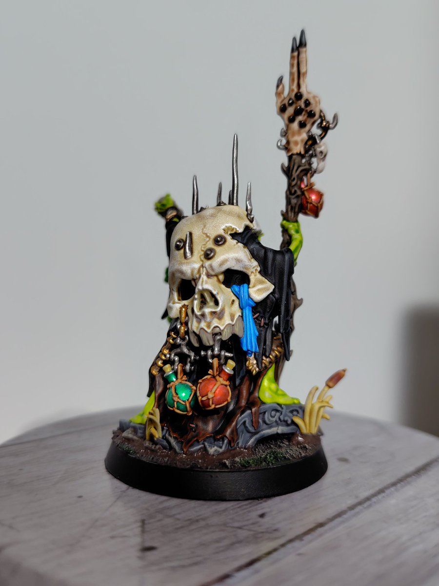 えーおーえす難民 tweet media