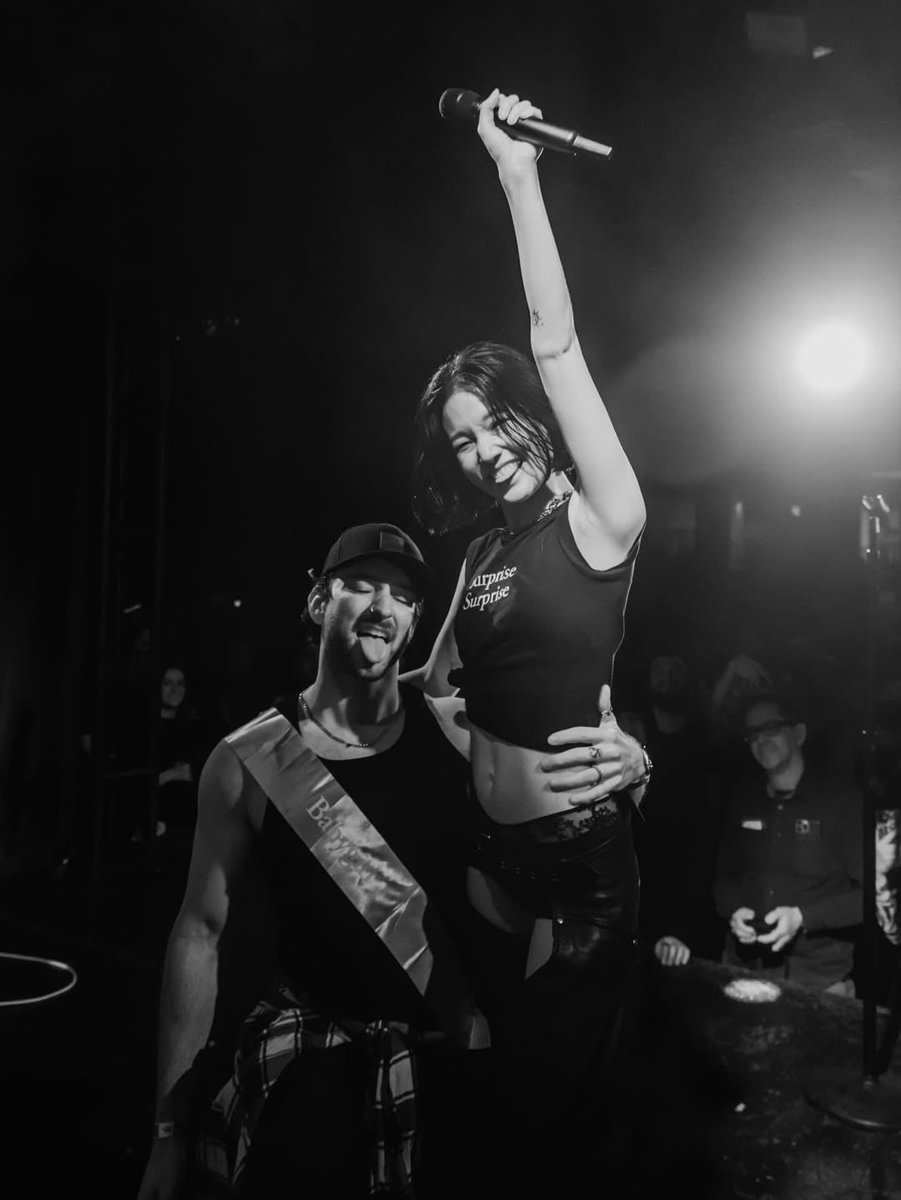 Chloe Qisha tweet media