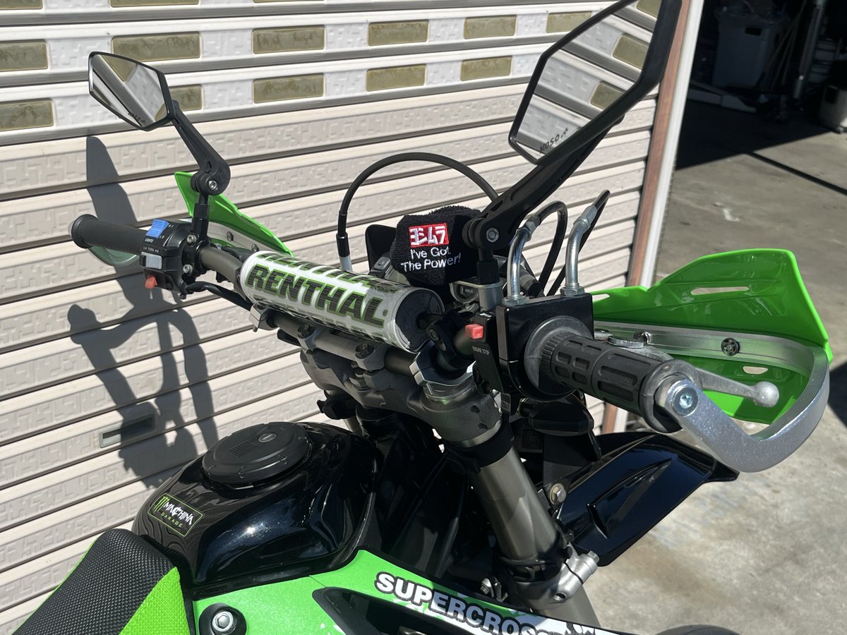 マッキー tweet media