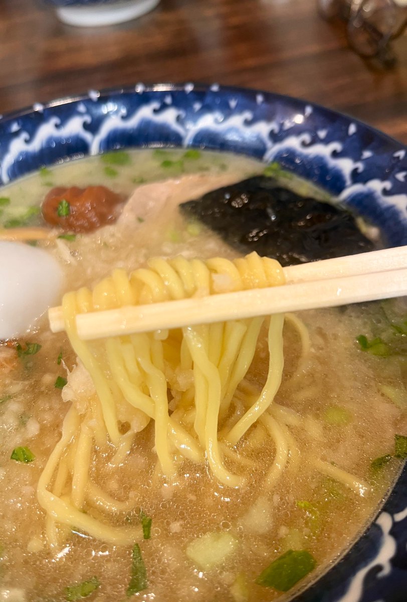 にしのんち tweet media