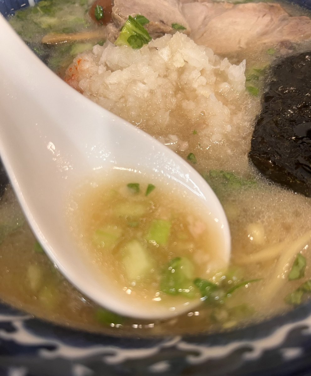 にしのんち tweet media