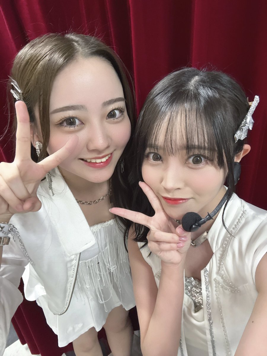 kuru2_official's tweet photo. #逆上がり公演
ありがとうございました( ¨̮ )

今日は久しぶりの｢エンドロール｣でした🎞

髪型はさあやのリクエストで、
初めてする髪型をしましたよ〜 https://t.co/I3kuD9cmcL