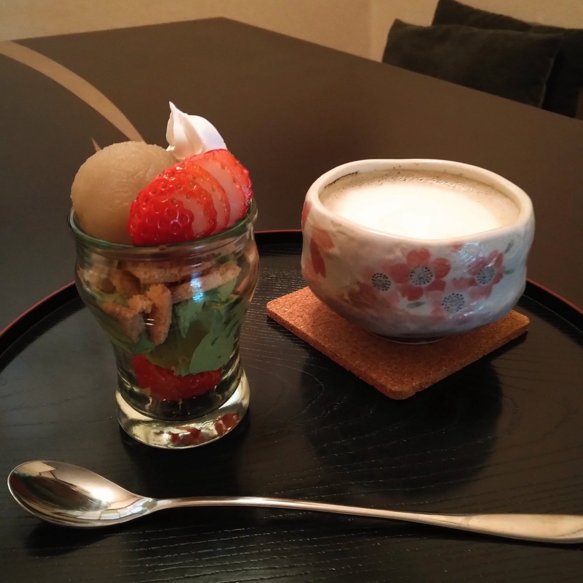 wa_cafechacha's tweet photo. 本日も大雨なかご来店いただきましてありがとうございました☔
来週もご利用お待ちしております🍃

【お知らせ】
4月8日(水)
店休日とさせていただきます

―――――――――――――
和caféちゃちゃ
〒183-0034
東京都府中市住吉町4-35-25
月～土曜日11:45～17:00営業
（ラストオーダー16:30）
――――――――――――― https://t.co/iFrWTSh0HF
