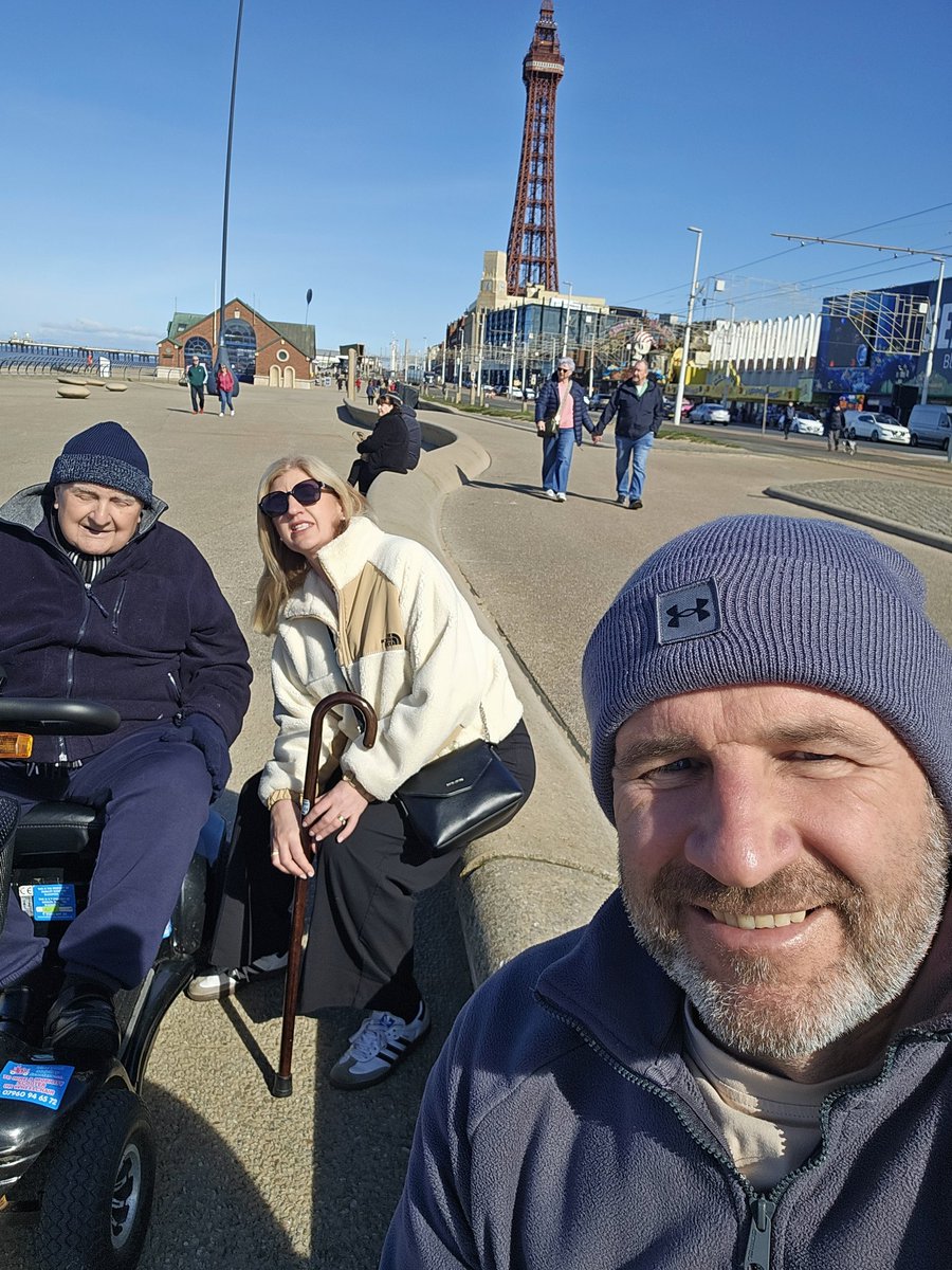 MOG'S 🤘🤘 tweet media