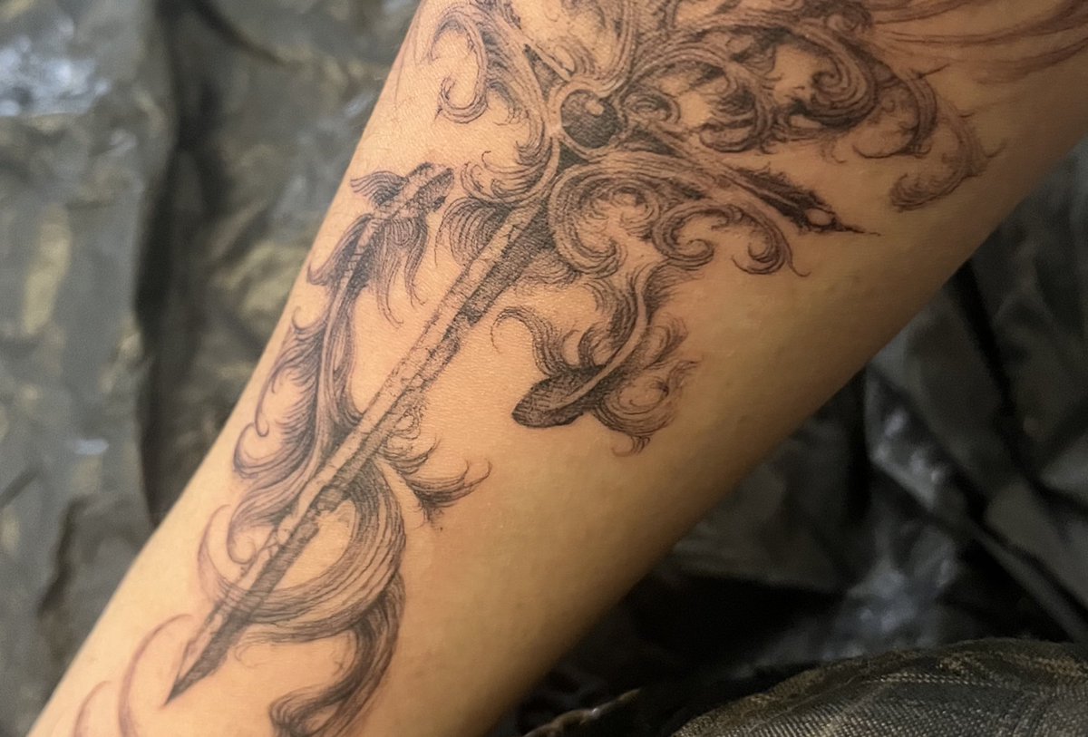 sexy siren scorsese🦇 tweet media