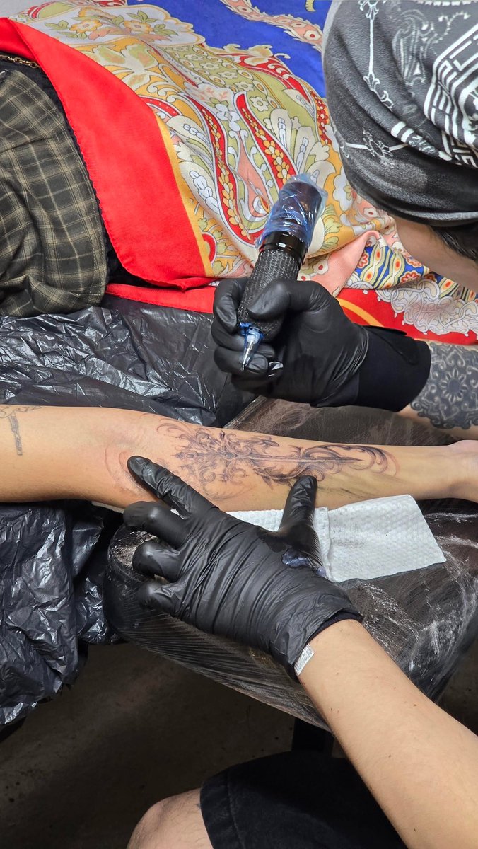 sexy siren scorsese🦇 tweet media