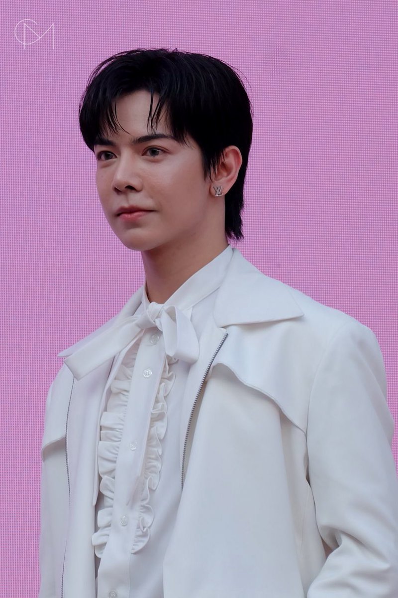 CM2 CONNECT tweet media