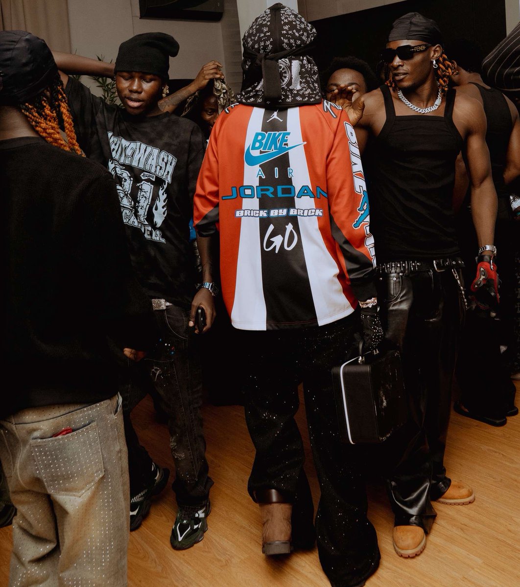 ZHUSSSSSSS tweet media