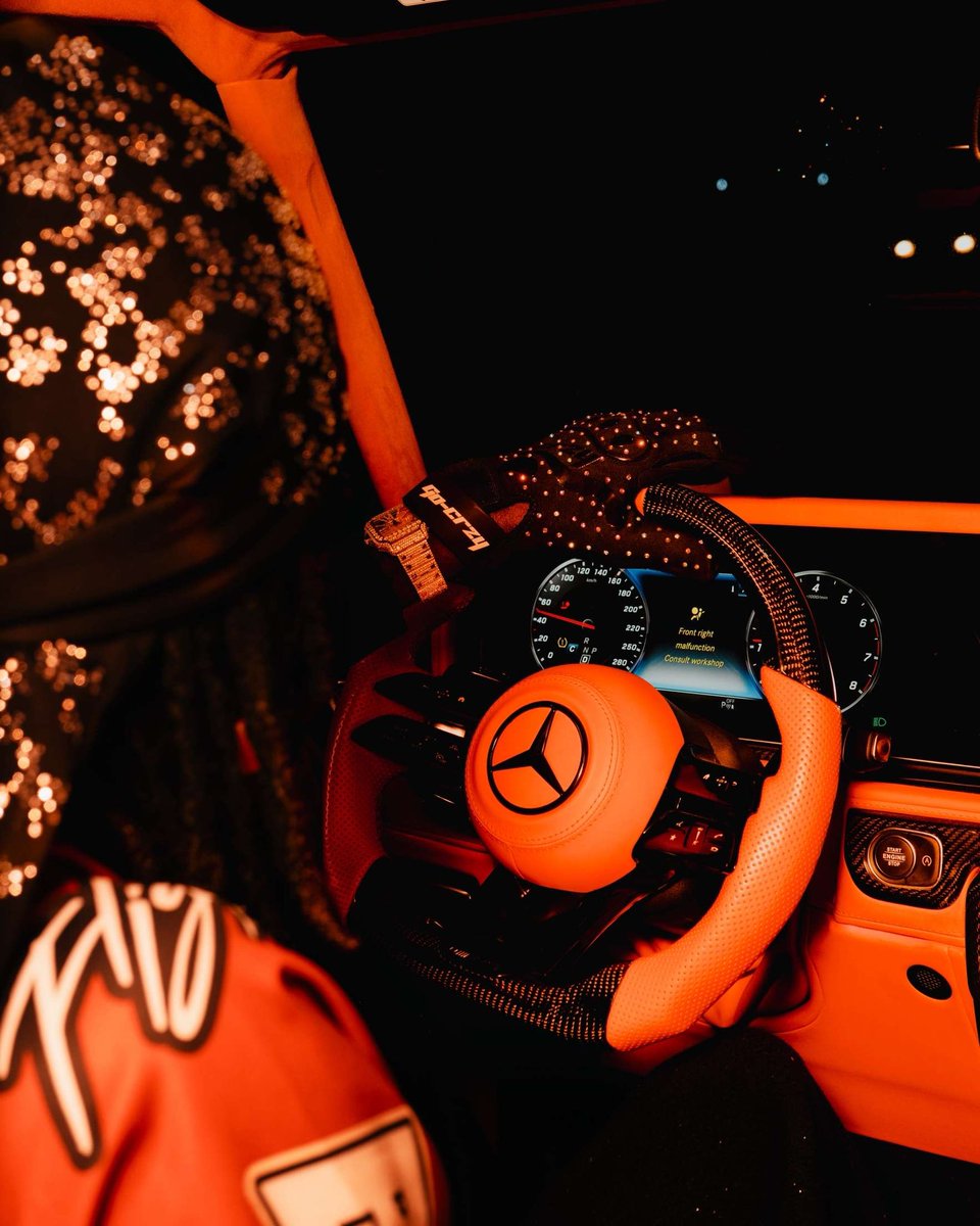 ZHUSSSSSSS tweet media