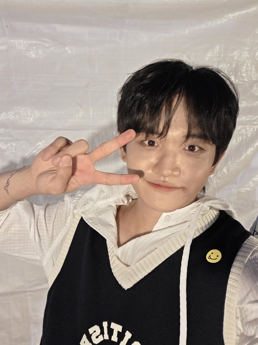 왈이왈 tweet media