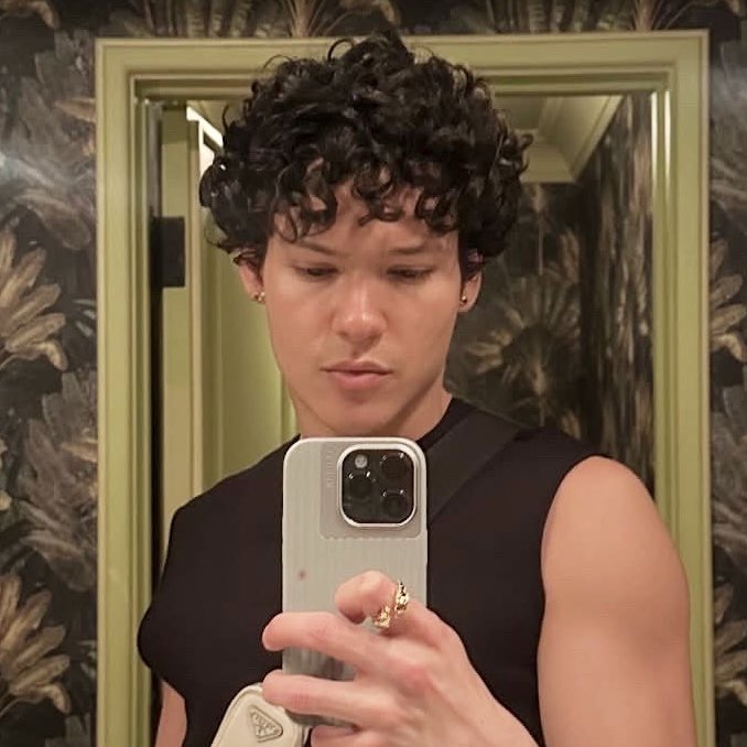 Omar Crave tweet media