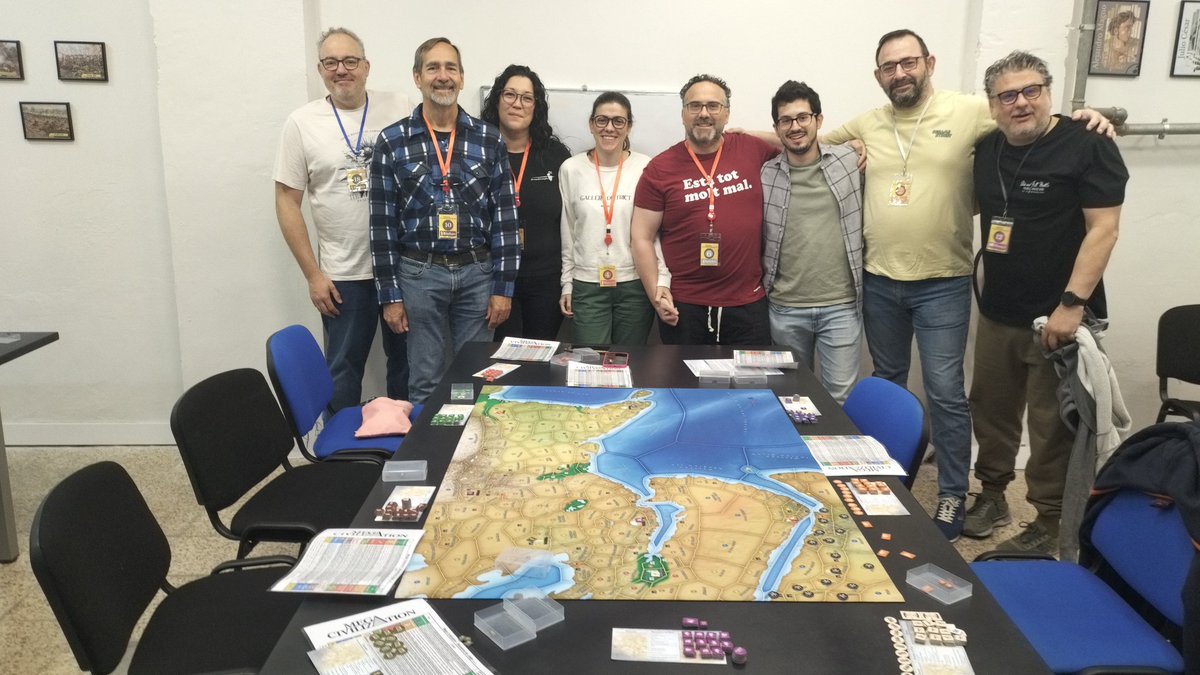 ClubDreadnought's tweet image. Partidaca del MegaCivilization el sábado Santo, todos corriendo a civilizarse. 😏

#clubdreadnought #megacivilization #civilization #pegasusspiele