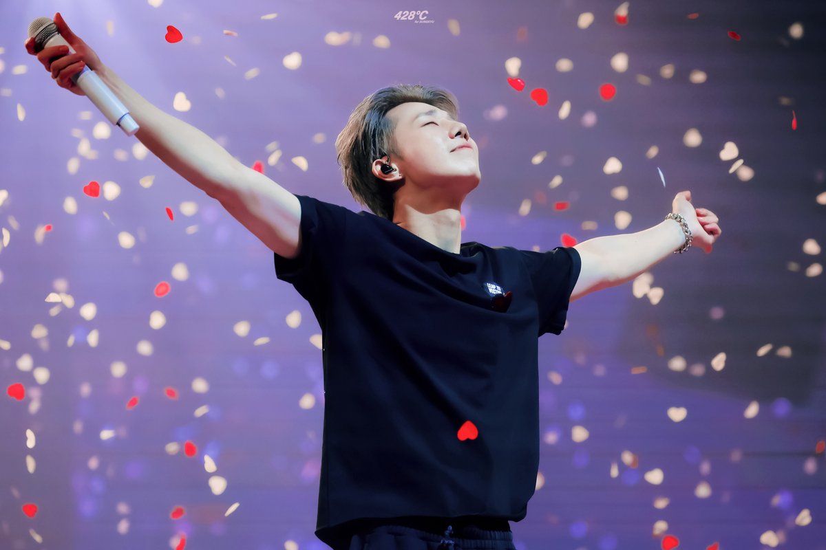 𝟒𝟐𝟖°𝐂 tweet media