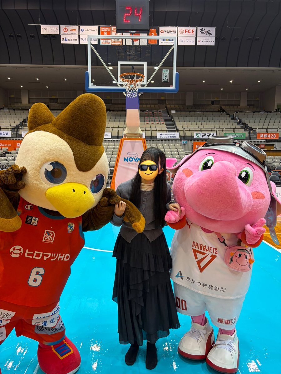 2134_zZ's tweet photo. ジャンボくんハグしてハートも作ってくれてメロかった https://t.co/oPkz0xCwrr