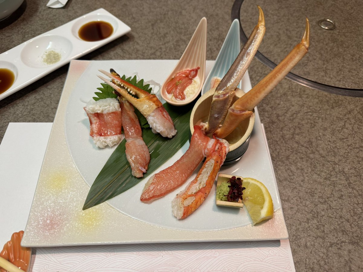 BLOGGRYone's tweet photo. 今日誕生日で蟹をご馳走になった🦀
この歳でお祝いしてくれるのは素直に嬉しい✨
 #誕生日 https://t.co/reCdIX9YMx