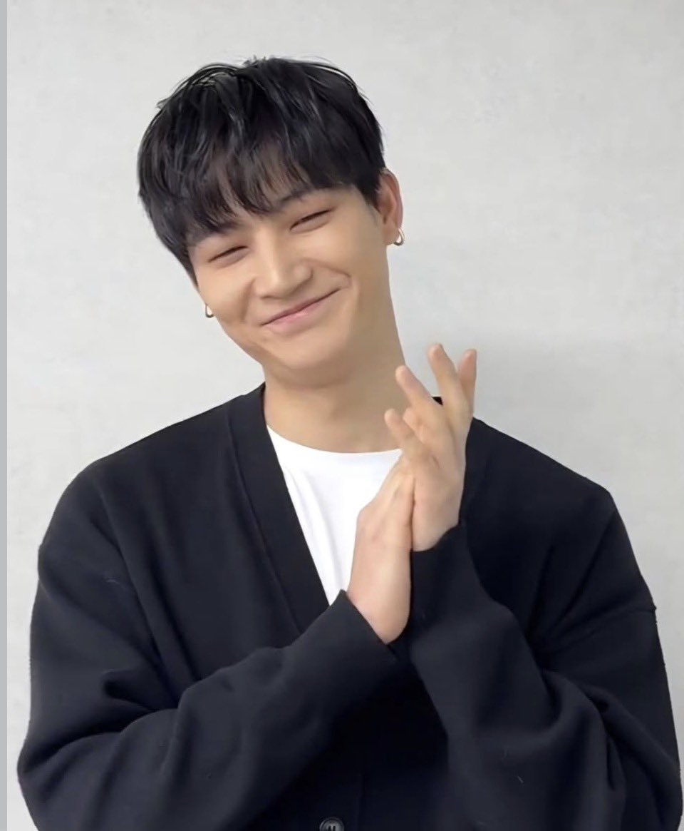 จะมีใครยิ้มปลากระเบนได้น่ารักเท่าแจบอมของตูนนี่แล้วไม่มี 😊😊

#JAYB #Def #Jaebeom #재범 #제이비