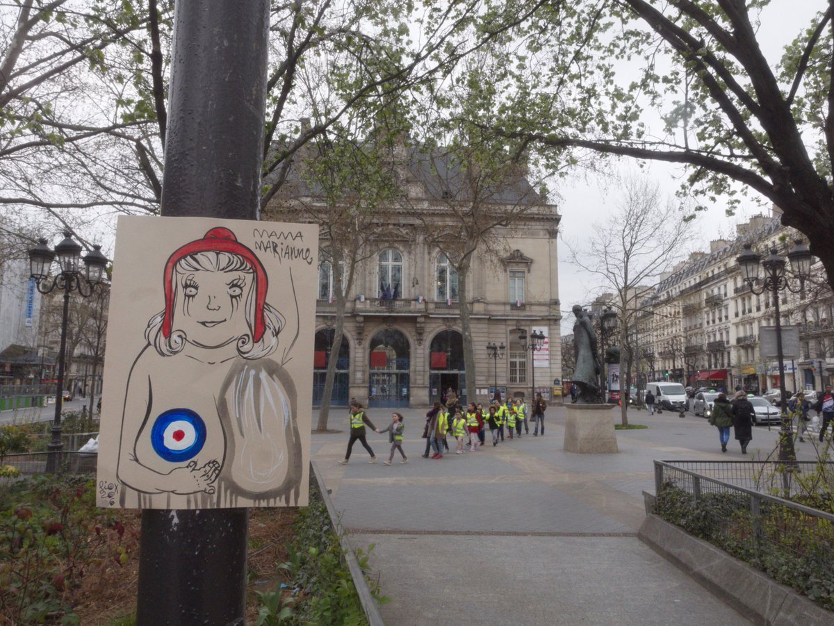 Lioxstreetart's tweet photo. Gilets jaunes nouvelle génération https://t.co/6cGkHZmCXZ