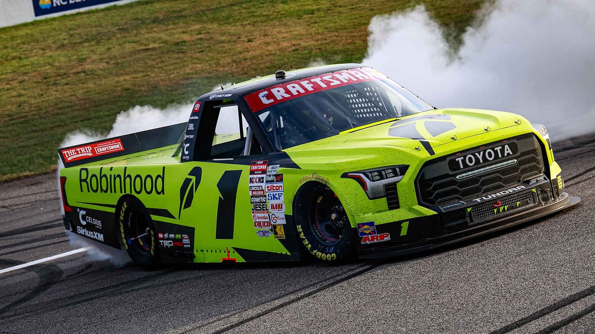 JR Mustang tweet media