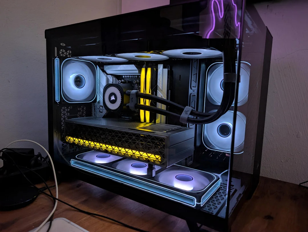 SapphireTech's tweet image. Bold colour choice, incredible result. This standout build by u/NeonMilch has grabbed our attention with our SAPPHIRE NITRO+ AMD Radeon RX 9070 XT!
.
.
#RX9070XT #gamingsetup #SAPPHIREnation #AMD #Radeon #gamingcommunity