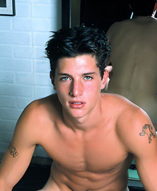 Noheaxxx's tweet photo. Simon Rex age 19-20 https://t.co/PLCM39NMdI