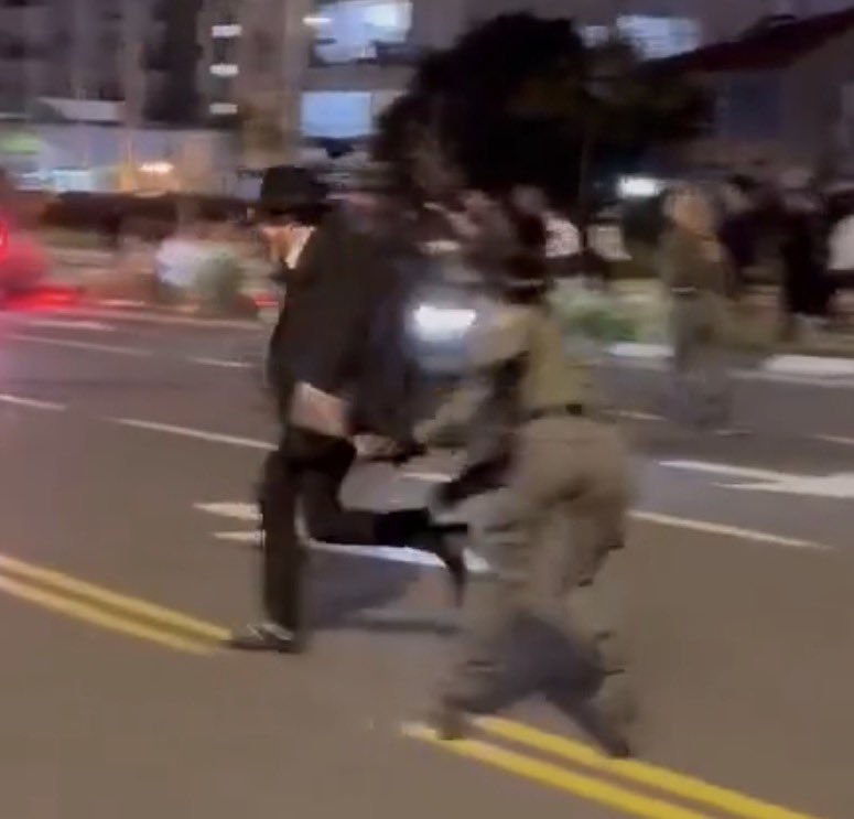 goriﾄﾞﾘ tweet media