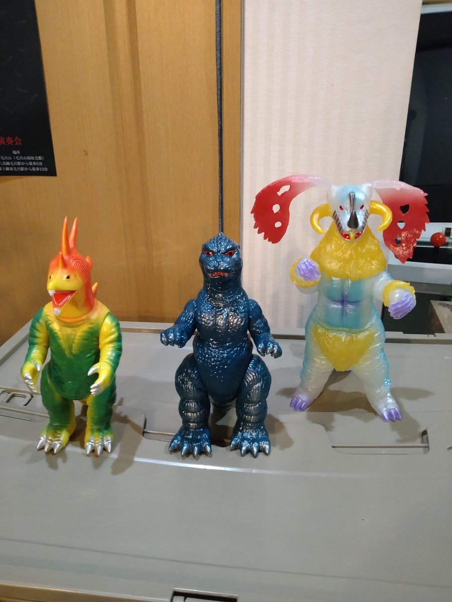 ゆずりや tweet media