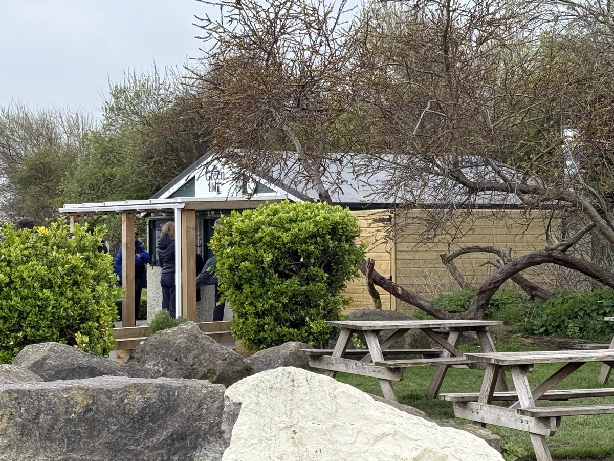 faerder46's tweet photo. Calm before #stormdave on the Wirral coast. The @RNLI @rnlilifeguardnw watch over the shore at Costa Del Moreton, the best fish & chips on the Penninsula doing great trade at the Green Hut. Leasowe lighthouse has seen it all before #leasowe #moreton #wirral #rnli https://t.co/56Xx4oxQYM