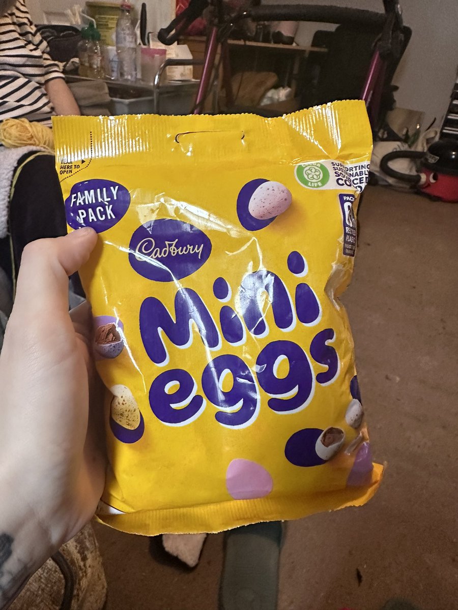 scout💙🦚// balloon day tweet media