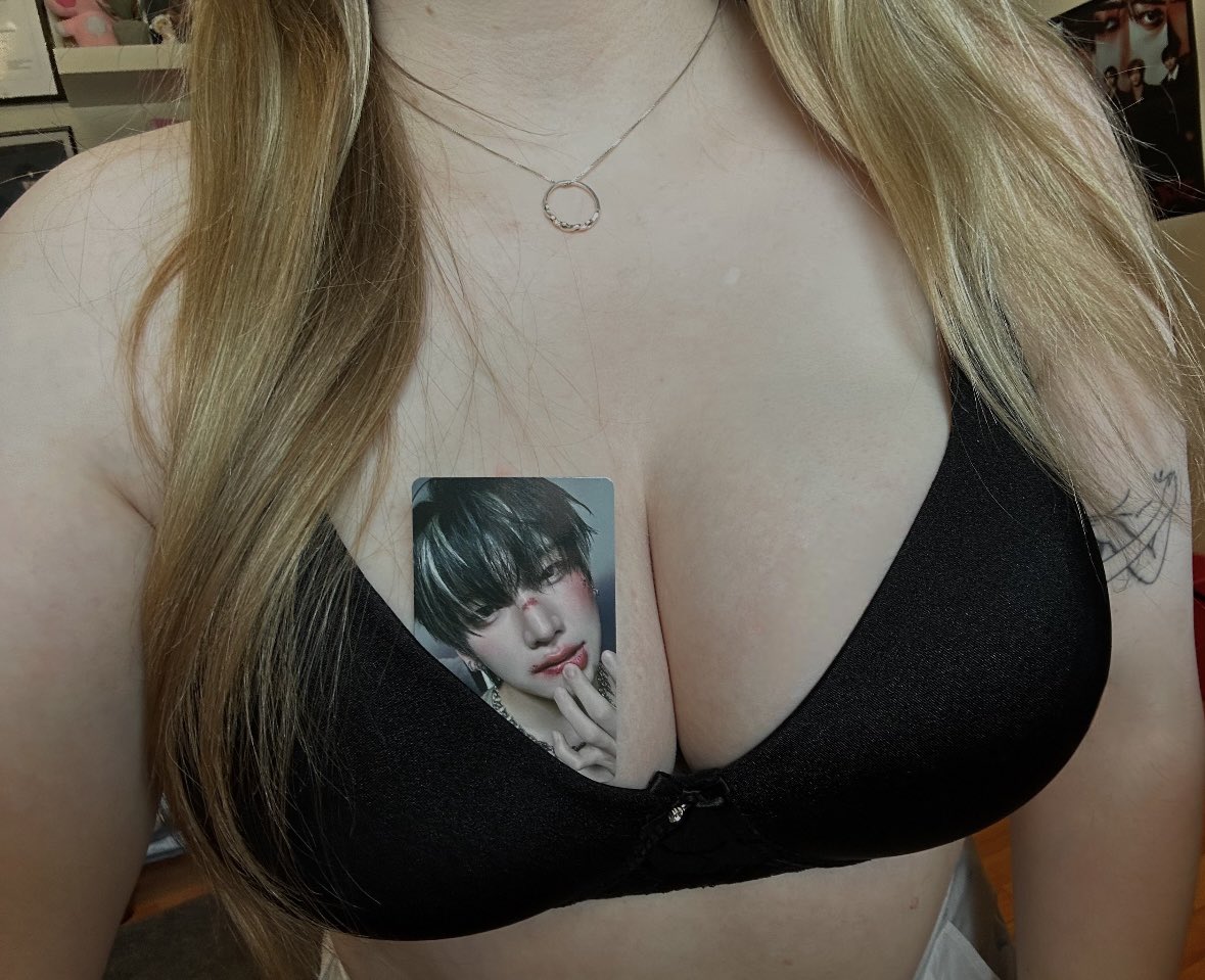 perni🐰ྀི tweet media